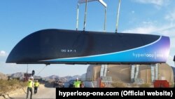 Тестовий транспорт Hyperloop One перевозять у пустелі в Неваді, 12 травня 2017 року
