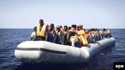 Ливиядағы ИМ содырлары Жерорта теңізіндегі заңсыз мигранттар маршруттары арқылы Еуропаға жетеді деп қауіптенетіндер көп. 