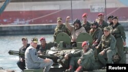 Nicolas Maduro sa vojnicima Venecuele, 27. januar 2019.