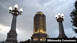 Gəncədəki Nizami məqbərəsi