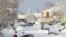 Снегопад парализовал движение в городе