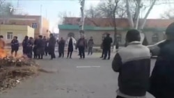 В еще одном районе Каракалпакстана люди перекрыли дорогу, протестуя против отсутствия газа