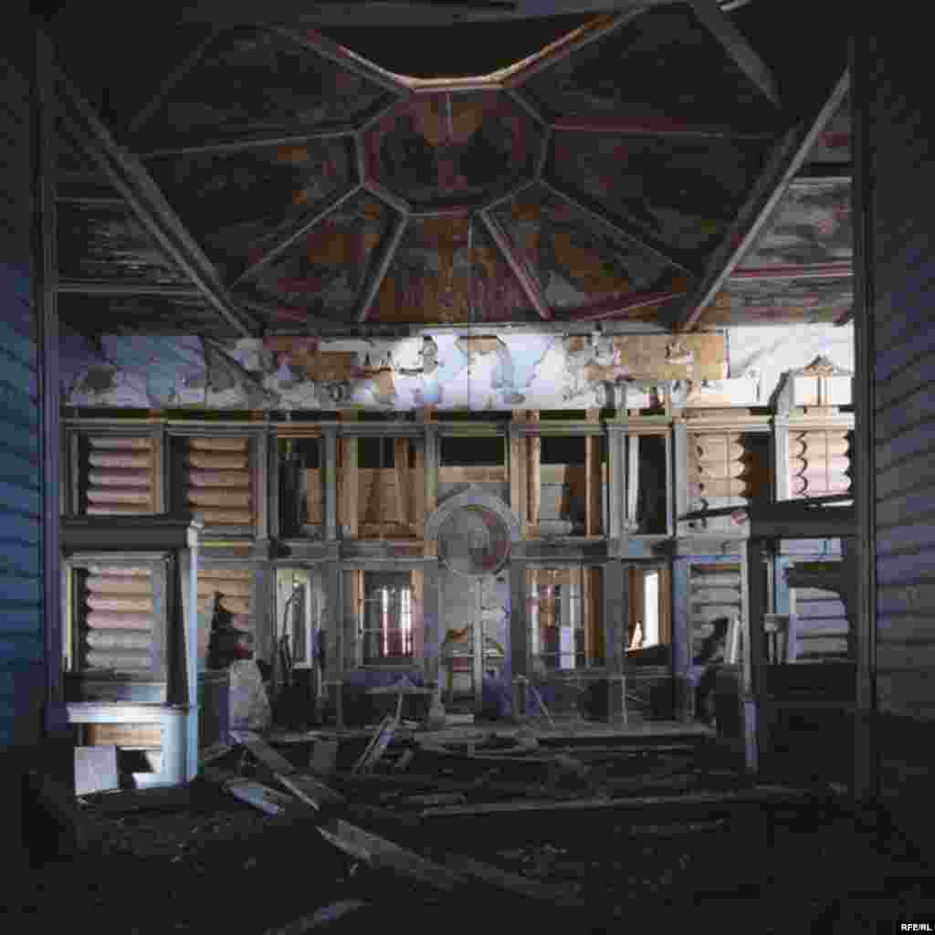 Russia's Vanishing Wooden Churches #22