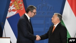 Kryeministri hungarez, Viktor Orban (djathtas) me presidentin serb, Aleksandar Vuçiq në Budapest. 17 shkurt 2025.