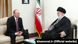 دیدار رهبر جمهوری اسلامی (راست) و رئیس جمهوری روسیه در تهران