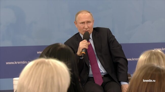 Владимир Путин на совещании с правительством 2