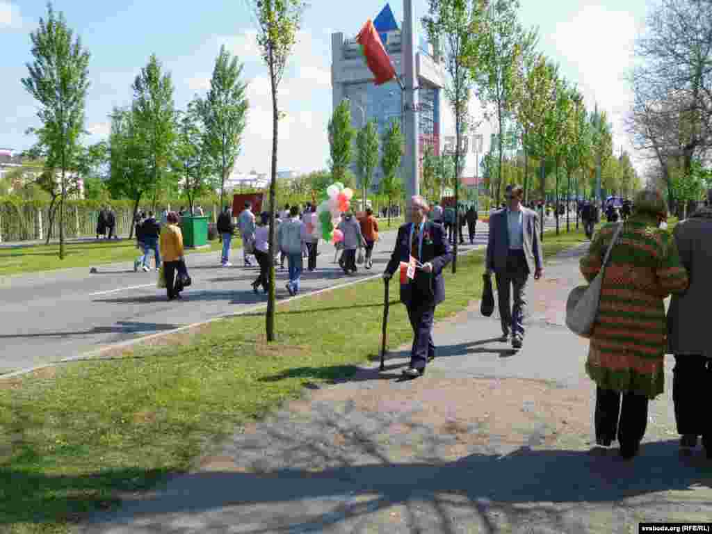 Рух у горадзе перакрыты, ветэраны могуць патрапіць у крэспасьць толькі пешшу