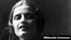 Scriitoarea Ayn Rand (Alisa Zinovievna Rosenbaum)