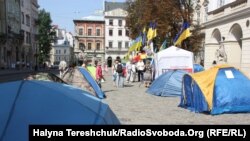 Пікет під львівською ратушею супротивники мовного закону