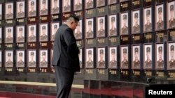 Солүстік Корея басшысы Ким Чен Ын Ресейде соғысқан солтүстіккореялықтарды марапаттау рәсімінде. Тамыз 2025 жыл.