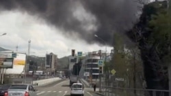 Дым от пожара на НПЗ в Туапсе, Краснодарский край, 28 апреля 2026 года