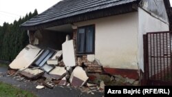 Jedna od kuća u Kostajnici, srušenih u zemljotresu