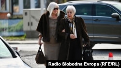 Vasvija Vidović (lijevo) ispred Suda BiH, Sarajevo, 10. mart 2026. 
