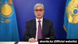 У телезверненні 9 квітня Касим-Жомарт Токаєв заявив, що «гарантує вільні і чесні вибори», але не уточнив, чи балотуватиметься на посаду