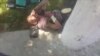 Врачи проигнорировали пожилого мужчину, лежащего без сознания возле ворот больницы.