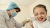 ONG-uri solicită autorităților să renunțe la promovarea vaccinării obligatorii a fetelor de zece ani cu vaccinul tetravalent Gardasil