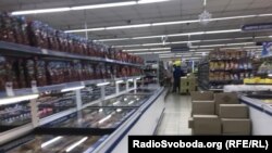 Предновогоднего наплыва покупателей в «Первом республиканском» супермаркете Донецка не наблюдается