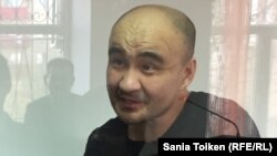 Гражданский активист Макс Бокаев в суде по его делу, до вынесения ему приговора. Атырау, 18 ноября 2016 года.