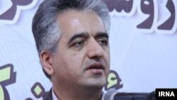عثمان احمدی، نماینده مهاباد در مجلس شورای اسلامی، می‌گوید که مهاباد با توجه به ویژگی‌های جغرافیایی، قدمت تاریخی و منابع آن می‌تواند تبدیل به یک استان شود. 