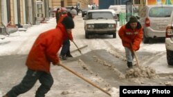Муҳоҷирони корӣ аз Осиёи Миёна дар Маскав. Акс аз бойгонӣ.