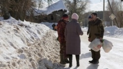 Бывший москвич в одиночку воюет с мусором в костромской деревне (видео)
