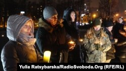 Захід відбувся біля пам’ятного хреста героям Небесної сотні та загиблим на Донбасі українським військовим
