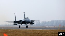 Америкалық F-15 истребителі (Көрнекі сурет). 