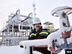 Zăcământul Achimov produce o parte semnificativă de condensat de gaz manipulat de o fabrică de procesare din orașul din apropiere Novîi Urengoi.