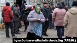 HRW: пенсіонери на сході України мають ті самі права на їхні пенсії, що й інші українці, однак уряд робить їхнє життя складнішим