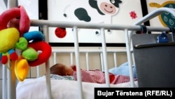 Viteve të fundit vërehet një rënie e lehtë e numrit të fëmijëve të braktisur, sipas të dhënave të Qendrës Klinike Universitare të Kosovës (QKUK).