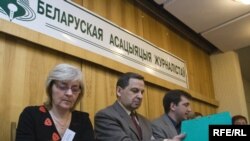 На съезде ассоциации журналисты констатировали, что ситуация со свободой слова в Белоруссии далека от идеала