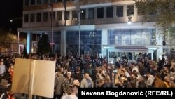 Протест пред гостувањето на Вучиќ во РТС