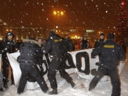 Разгон демонстрации сторонников оппозиции в центре Минска 20 декабря 2010 года
