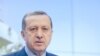 Турецкий премьер обвинил полицию в действиях против его кабинета