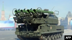 Зенитно-ракетный «Бук» на параде в Москве, 9 мая 2013 год