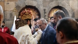 Ինչու է Հանրայինն ուղիղ հեռարձակել Հովհաննավանքի պատարագը, բայց չի հեռարձակել Մայր Աթոռի պատարագը