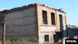 ომის შედეგად დანგრეული სახლი სოფელ ერგნეთში