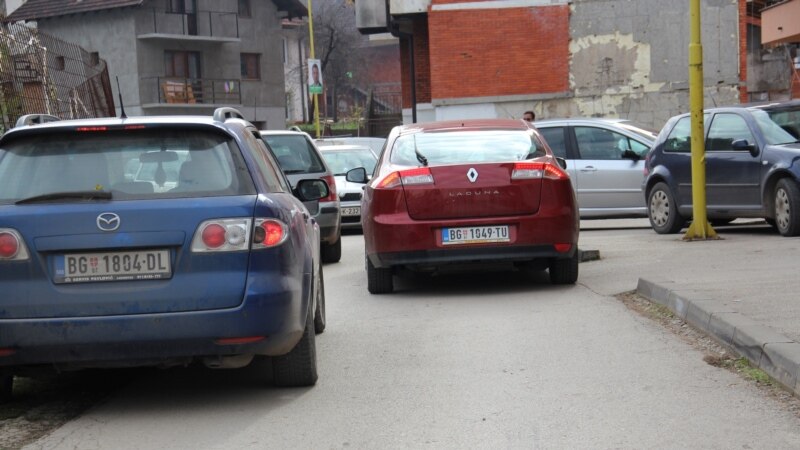 Automobili iz Srbije na dan izbora u Srebrenici