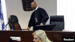 Sara, supruga izraelskog premijera Benjamina Netanjahua, daje iskaz u sudu za prekršaje