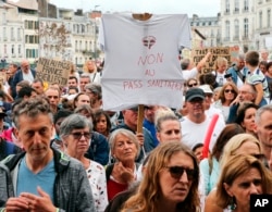 Protest protiv COVID-19 propusnica u Bayonneu na jugozapadu Francuske, 7. avgusta 2021.