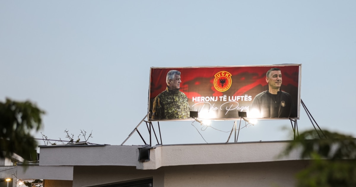  Sillni në shtëpi   Sheshet e rrugët e Kosovës mbushen me mbishkrime për katërshen e UÇK së