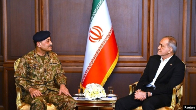 د ایران له ولسمشر، مسعود پزشکیان سره د پاکستان د لوی درستیز، عاصم منیر لیدنه