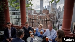 Delegația daneză la ONU a sărbătorit acordul... în stil danez, cu bere, la un bar în Manhattan.