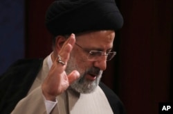 Ибрахим Раиси обращается к своим сторонникам после победы на президентских выборах в Тегеране. Иран, 21 июня 2021 года