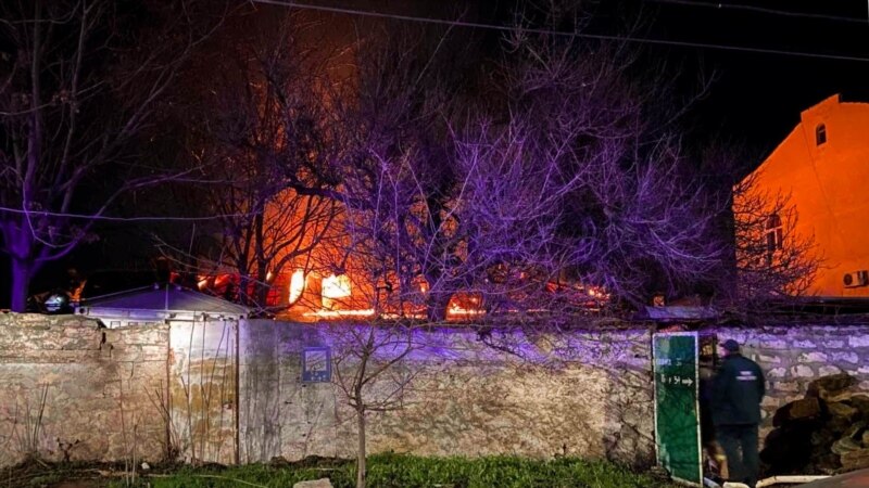 В Севастополе горел частный дом – спасатели
