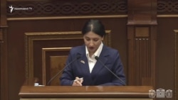 «Ուժեղ Հայաստան»-ը լքեց ԱԺ նիստերի դահլիճը և մեկնում է Էջմիածին
