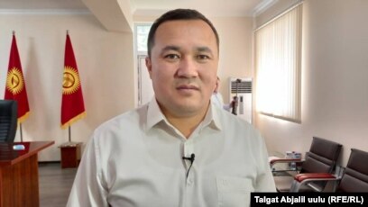 Порно жігіт ас үйде сүйіктісімен жыныстық қатынасқа түседі