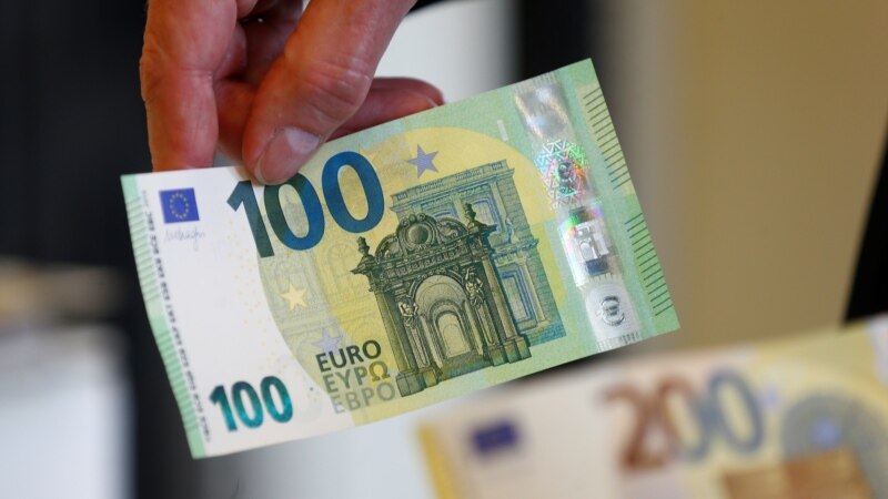 Бугарија може да го воведе еврото најрано во 2023 година