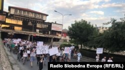 Архивска фотографија од еден од граѓанските протести против одлуката на Регулаторната комисија за поскапување на струјата