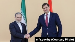 Міністры замежных спраў Беларусі і Ірану Максім Рыжанкоў і Абас Аракчы ў Менску 15 сьнежня 2025 году 